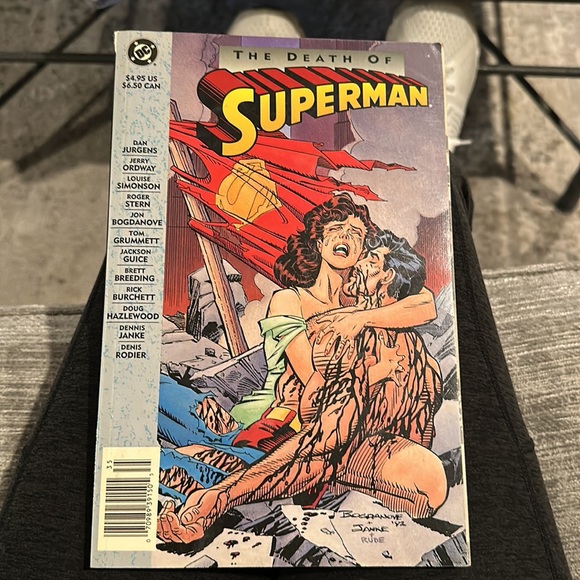 The Death of Superman 1993 DC Comics 1st Printing - Picture 11 of 13